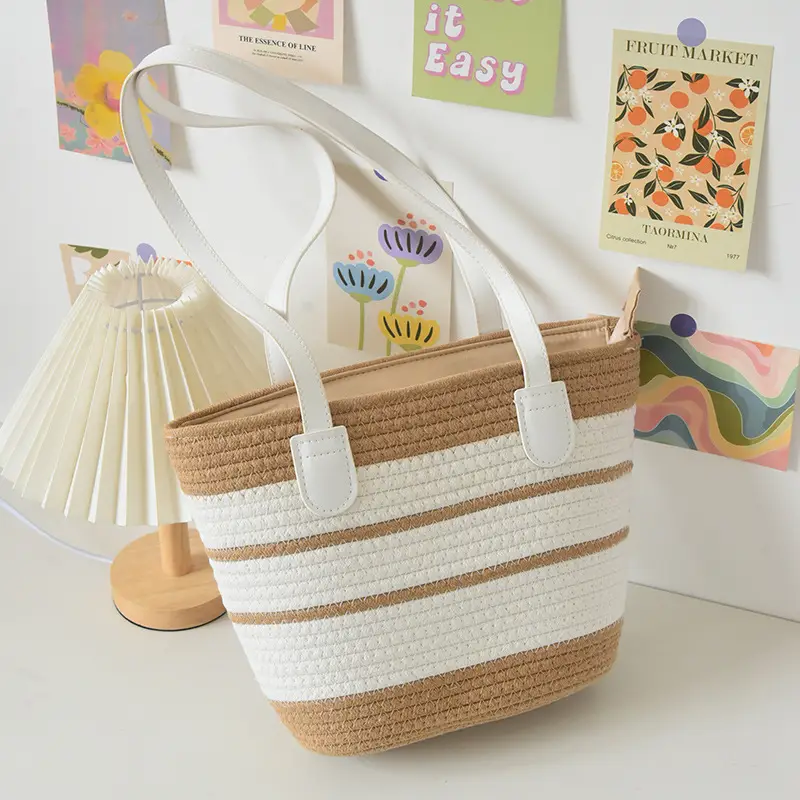 Women's Striped Straw Shoulder Bag Large Capacity - Image 3