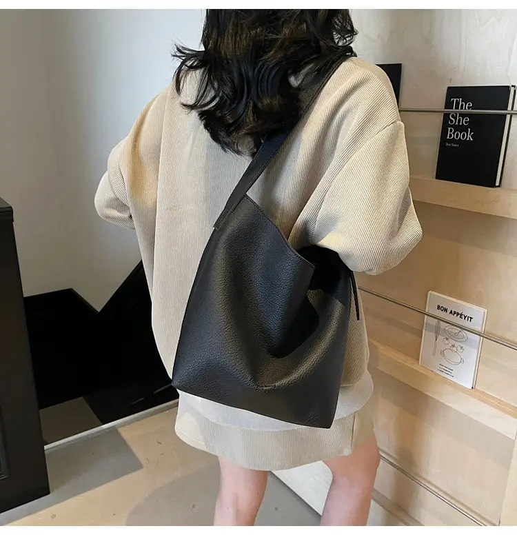 Retro Bucket Bag Large Capacity Shoulder Bag Leather — feature 12