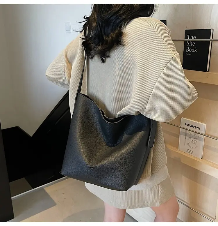 Retro Bucket Bag Large Capacity Shoulder Bag Leather — feature 14
