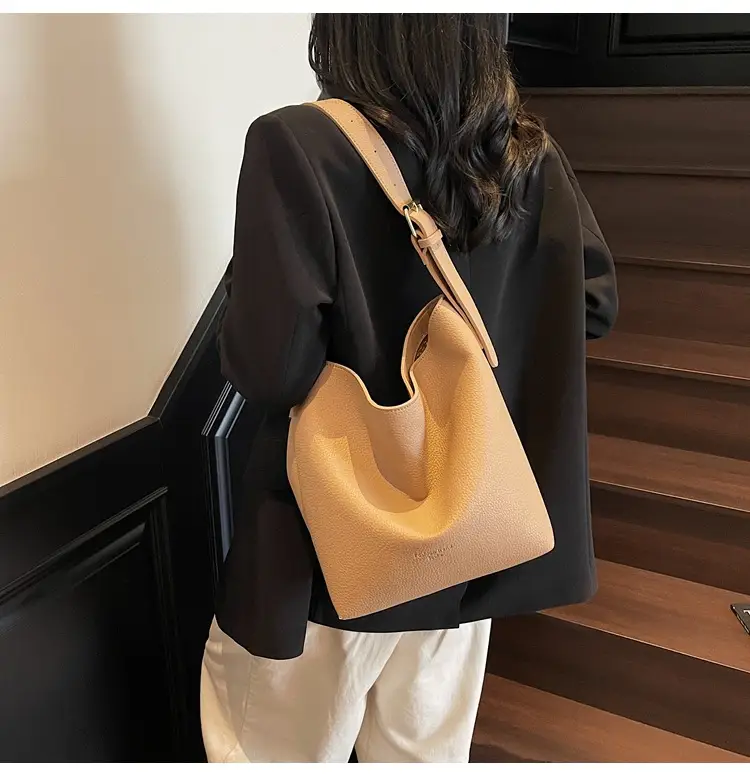 Retro Bucket Bag Large Capacity Shoulder Bag Leather — feature 19