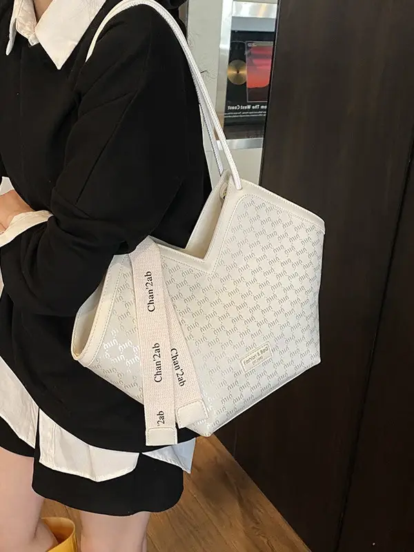 Trendy Women's White Embroidered Shoulder Bag 2025 - Image 6