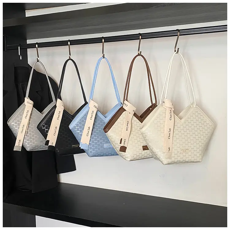 Trendy Women's White Embroidered Shoulder Bag 2025 — feature 1