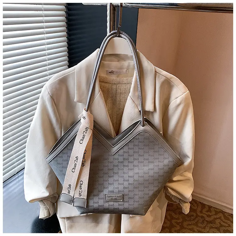 Trendy Women's White Embroidered Shoulder Bag 2025 — feature 30