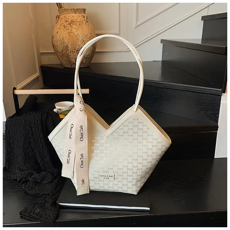Trendy Women's White Embroidered Shoulder Bag 2025 — feature 31