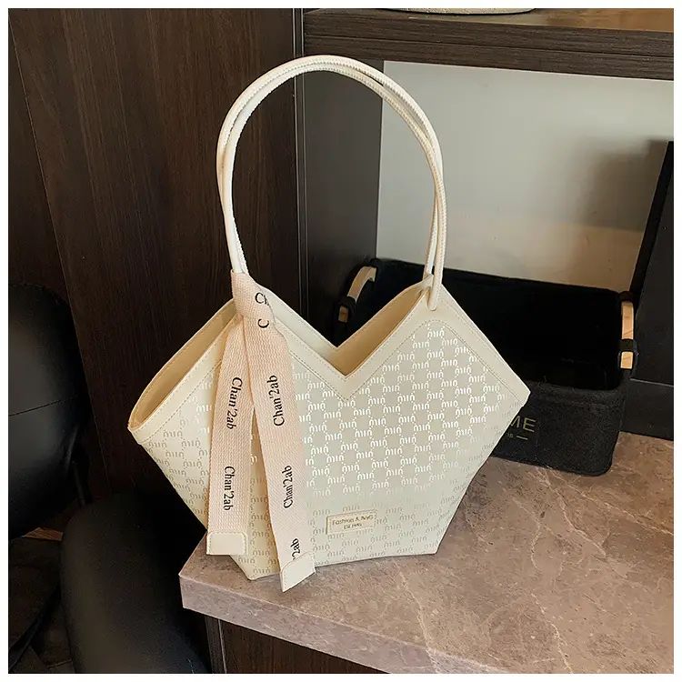 Trendy Women's White Embroidered Shoulder Bag 2025 — feature 32