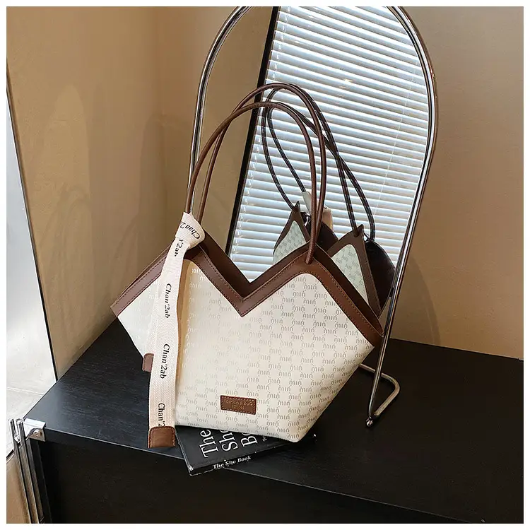Trendy Women's White Embroidered Shoulder Bag 2025 — feature 34