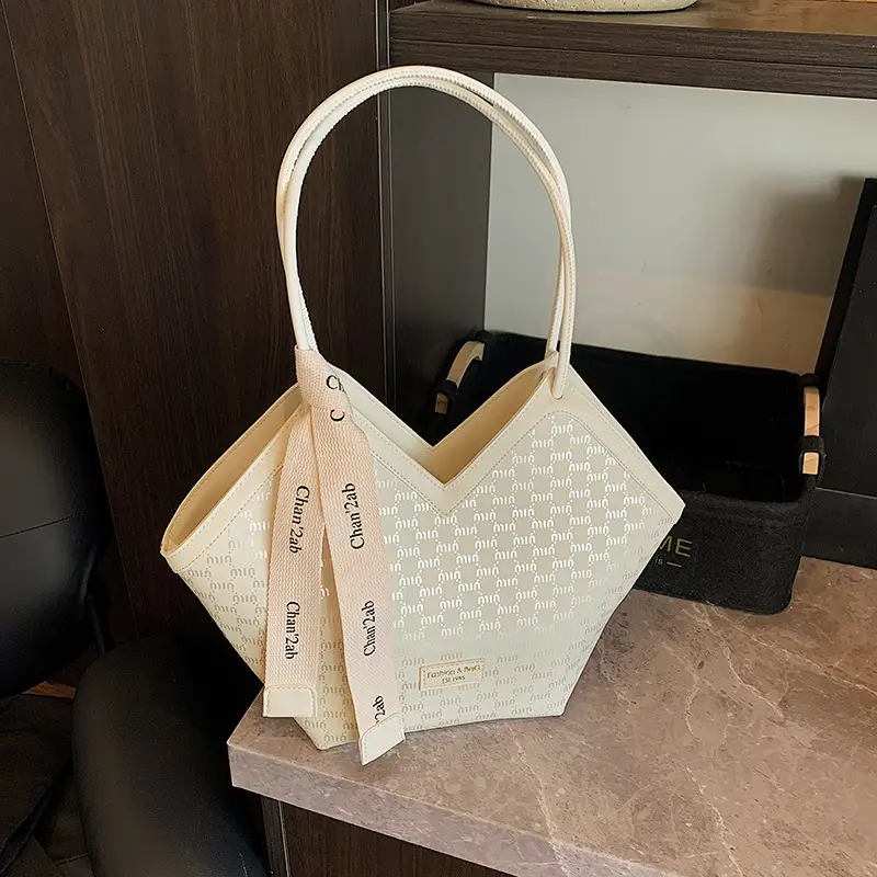 Trendy Women's White Embroidered Shoulder Bag 2025 - Image 2
