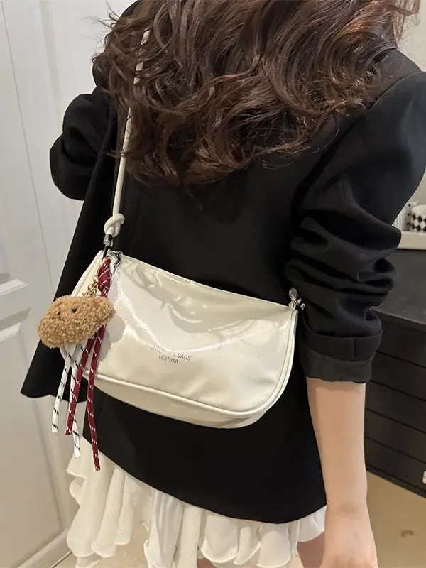 Stylish Gold Crossbody Bag for Women Summer 2025 - Image 4