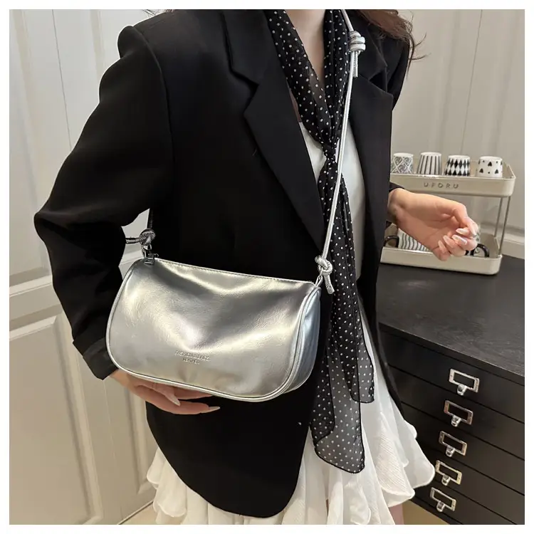 Stylish Gold Crossbody Bag for Women Summer 2025 — feature 9