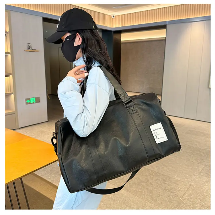 Black Leather Large Capacity Fitness Travel Bag — feature 17