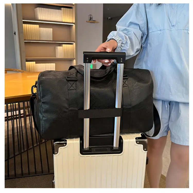 Black Leather Large Capacity Fitness Travel Bag — feature 22