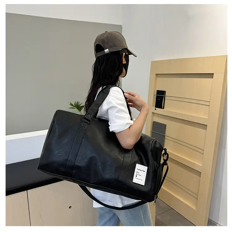 Black Leather Large Capacity Fitness Travel Bag — feature 37