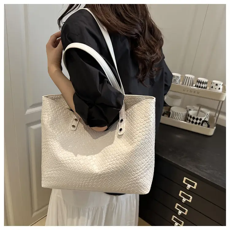 Retro Red Women's Large Capacity Tote Bag — feature 10
