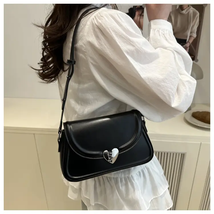 Pink Heart Lock Shoulder Bag for Women 2023 — feature 16
