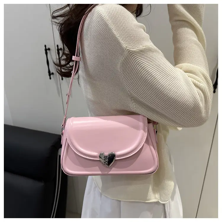 Pink Heart Lock Shoulder Bag for Women 2023 — feature 18
