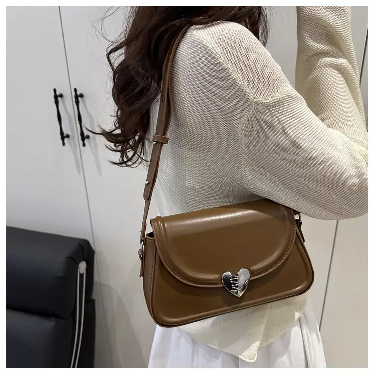 Pink Heart Lock Shoulder Bag for Women 2023 — feature 21