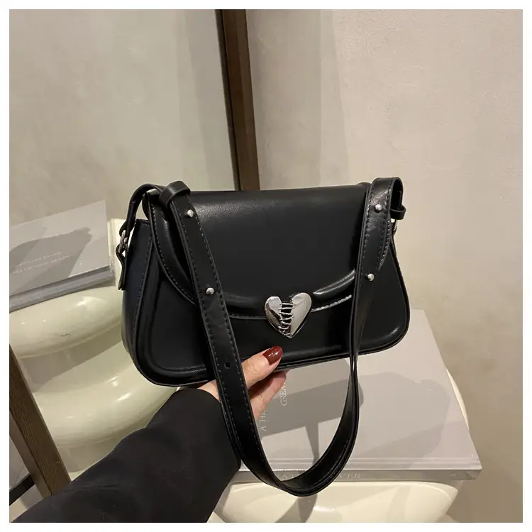 Pink Heart Lock Shoulder Bag for Women 2023 — feature 27