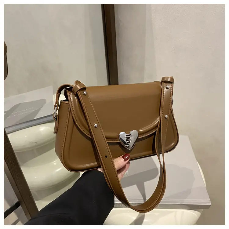 Pink Heart Lock Shoulder Bag for Women 2023 — feature 28