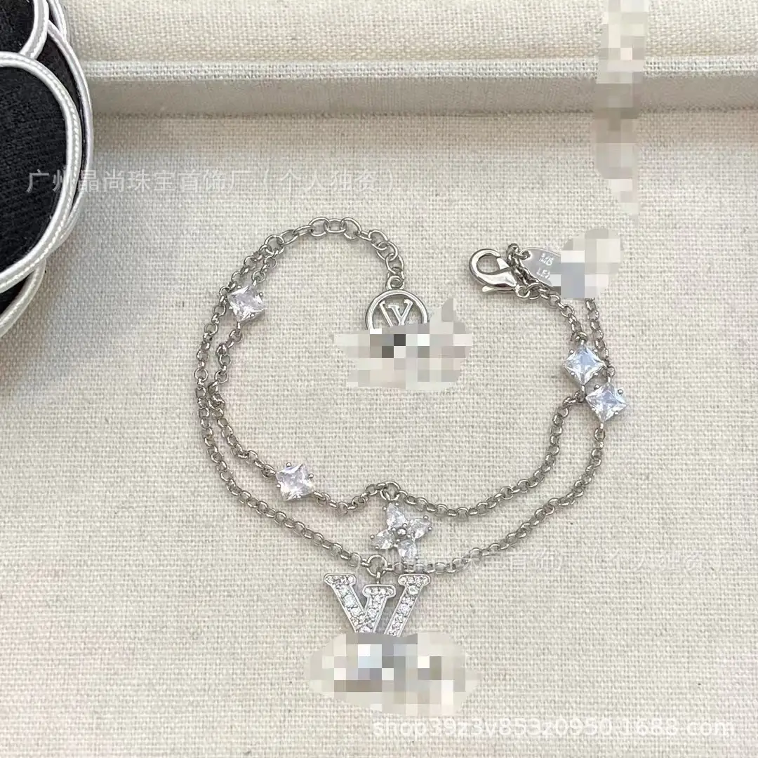 2025 New Product L's Silver 3-Piece Clover Necklace - Image 6