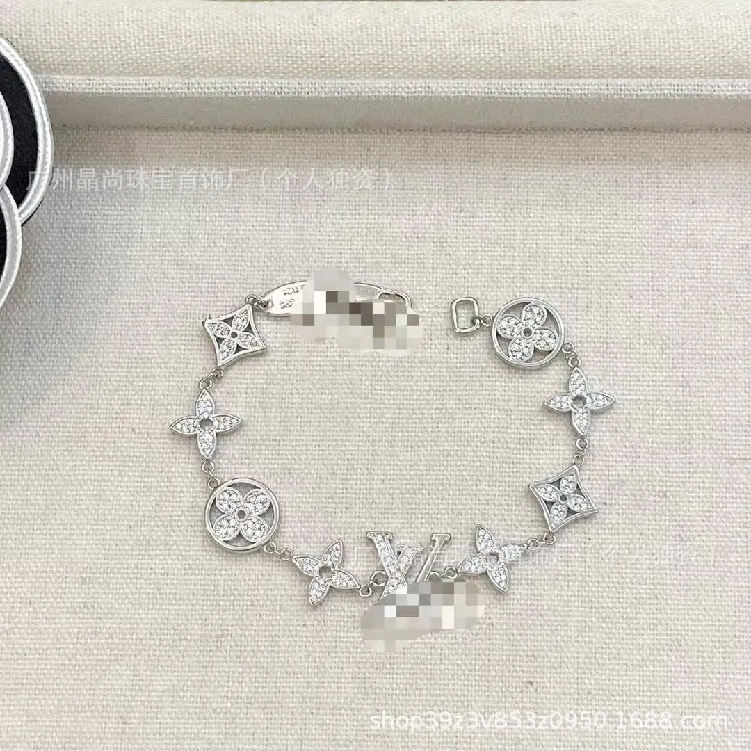 2025 New Product L's Silver 3-Piece Clover Necklace - Image 9