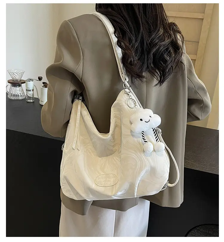 Light Blue Cute Bear Hook Tote Bag for Women — feature 1