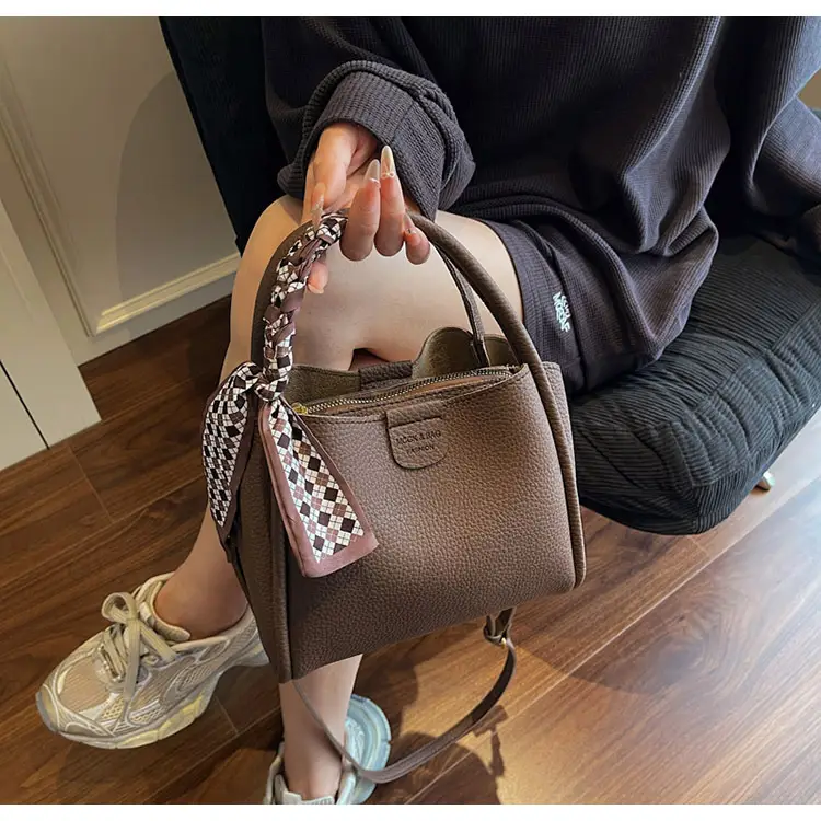 French Niche Beige Shoulder Bag Women 2025 — feature 17