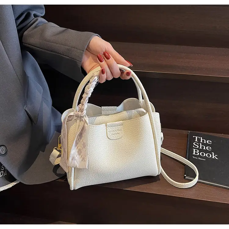 French Niche Beige Shoulder Bag Women 2025 — feature 22