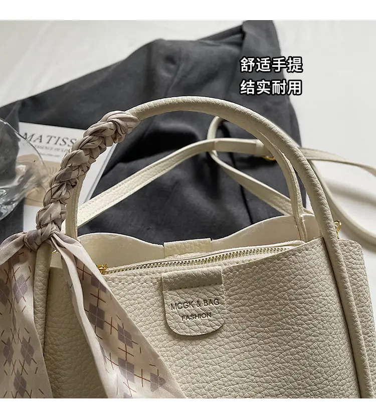 French Niche Beige Shoulder Bag Women 2025 — feature 8