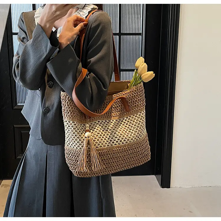 Women's Textured Straw Shoulder Bag Large Capacity New Spring Summer — feature 13