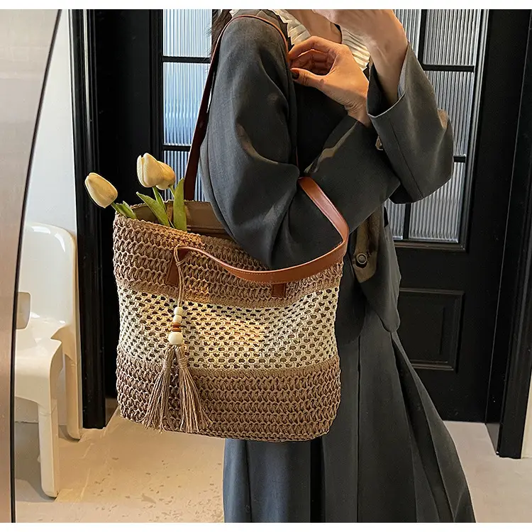 Women's Textured Straw Shoulder Bag Large Capacity New Spring Summer — feature 15