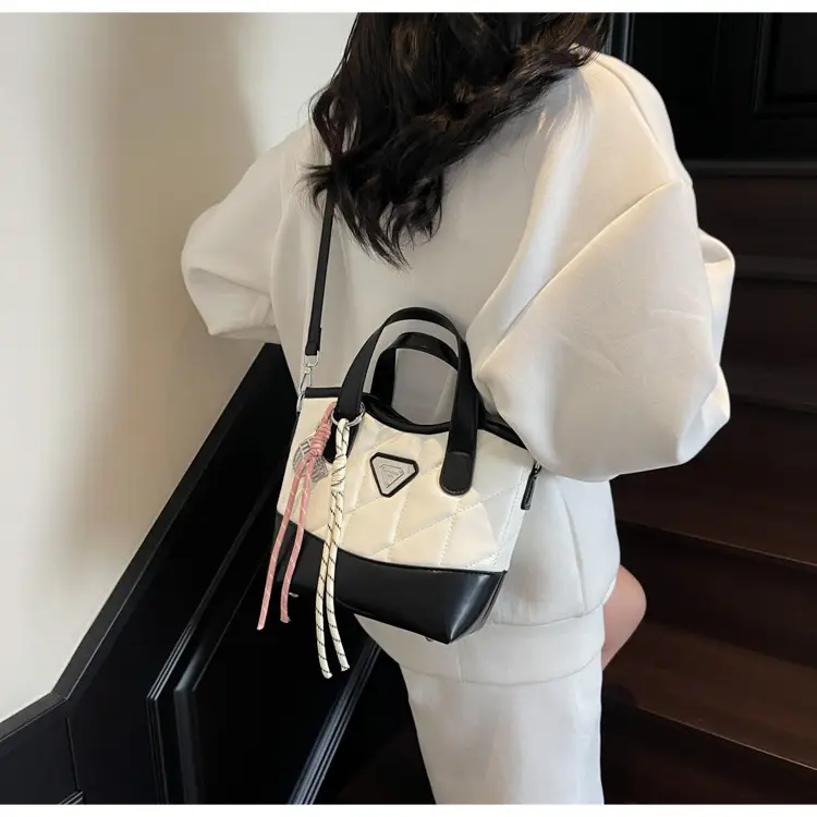 Black Crossbody Bag for Women 2026 New French Style — feature 11