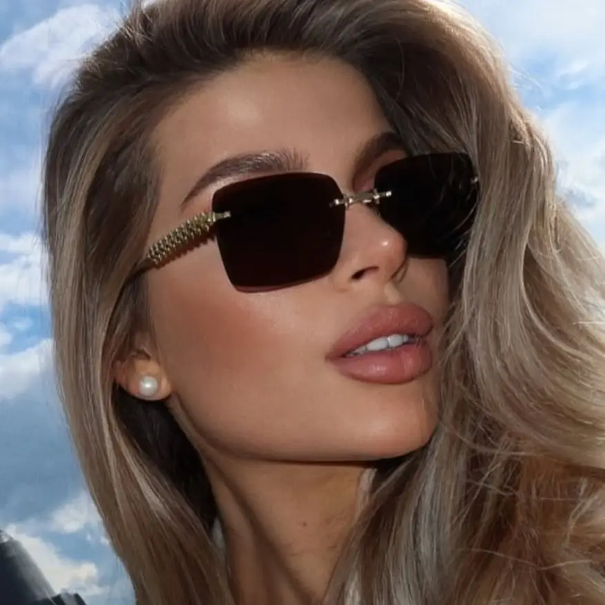 Retro Chain Sunglasses Gold Rim Purple Lens — feature 1