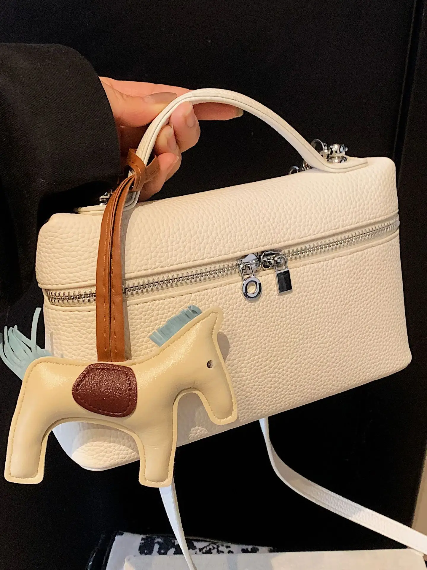 Women's Cream Elephant Design Shoulder Bag 2025 - Image 13