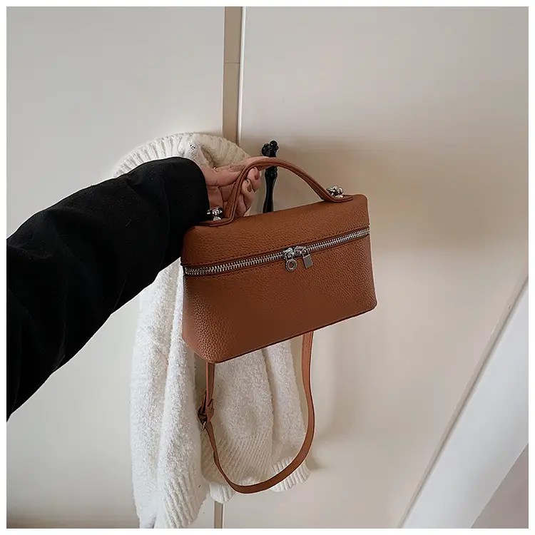 Women's Cream Elephant Design Shoulder Bag 2025 — feature 33