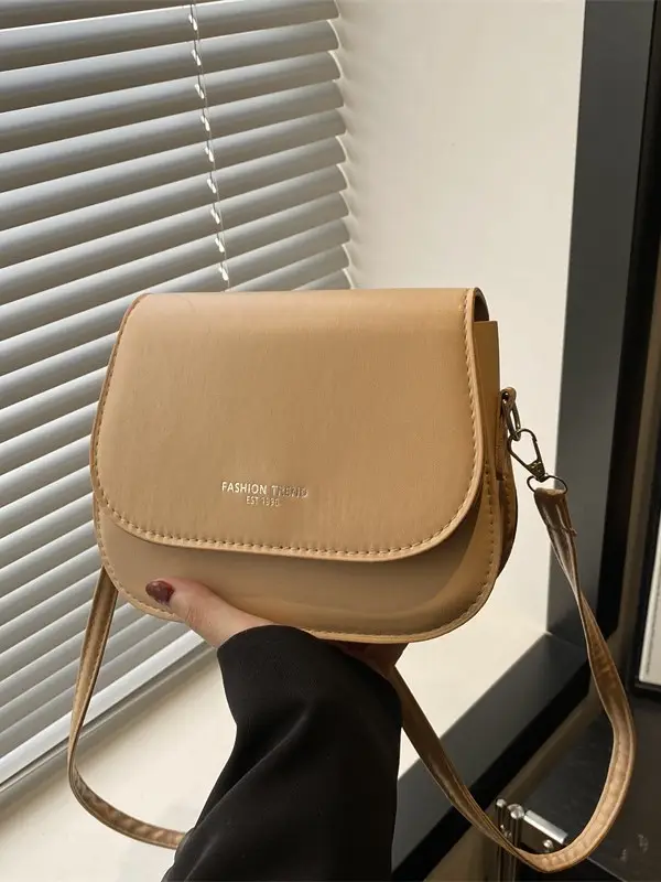 Trendy White Square Shoulder Crossbody Bag for Women - Image 7
