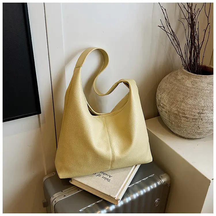 Cream Large Capacity Women's Shoulder Bag 2025 — feature 23