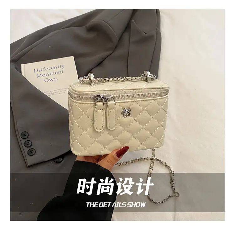 Silver Quilted Chain Shoulder Bag for Women 2026 — feature 10