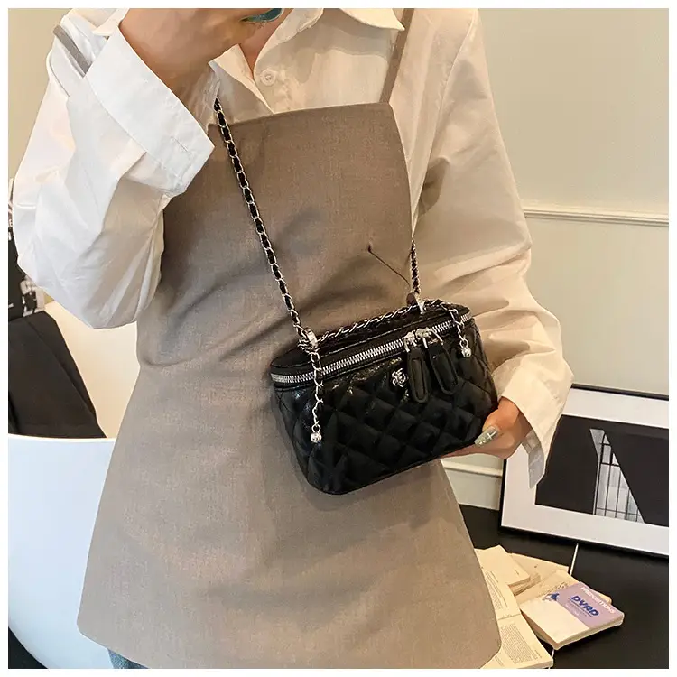 Silver Quilted Chain Shoulder Bag for Women 2026 — feature 20