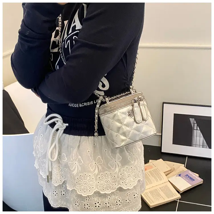Silver Quilted Chain Shoulder Bag for Women 2026 — feature 27