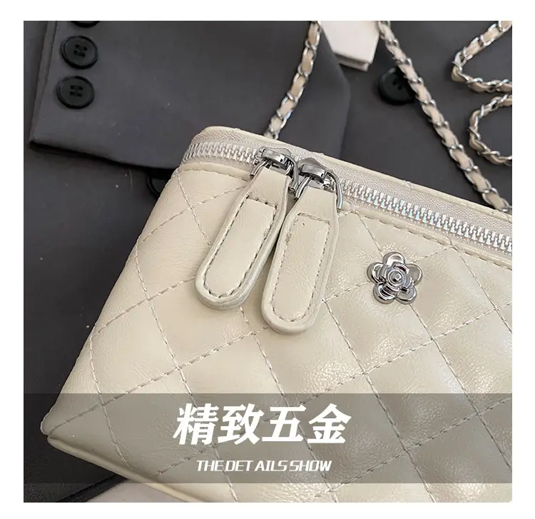 Silver Quilted Chain Shoulder Bag for Women 2026 — feature 9