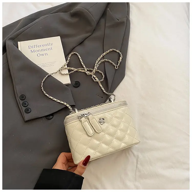 Silver Quilted Chain Shoulder Bag for Women 2026