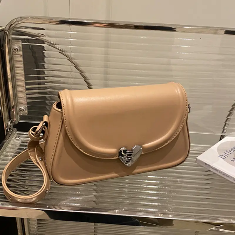 Black Heart Logo Shoulder Bag for Women - Image 3