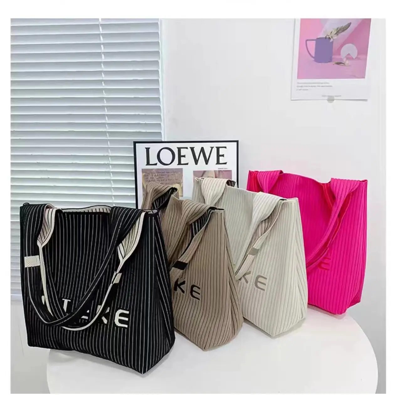 Knitted Letter Pattern Tote Bag for Women — feature 2