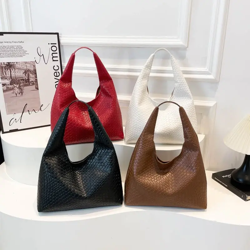 Red Knitted Shoulder Bag for Women 2025 - Image 6