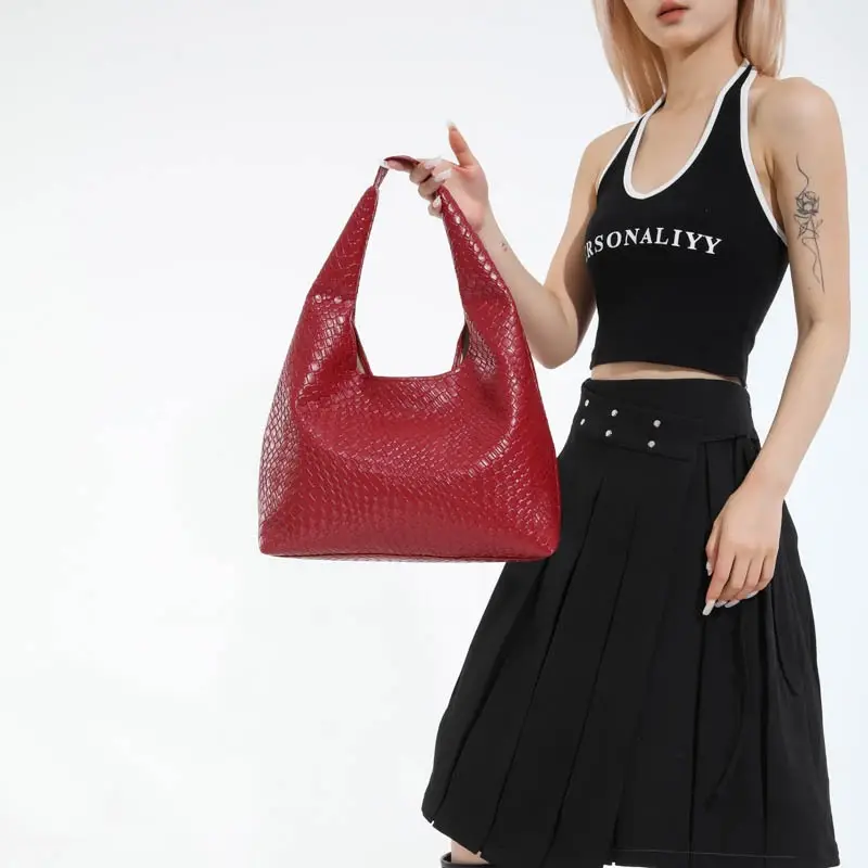 Red Knitted Shoulder Bag for Women 2025 - Image 8