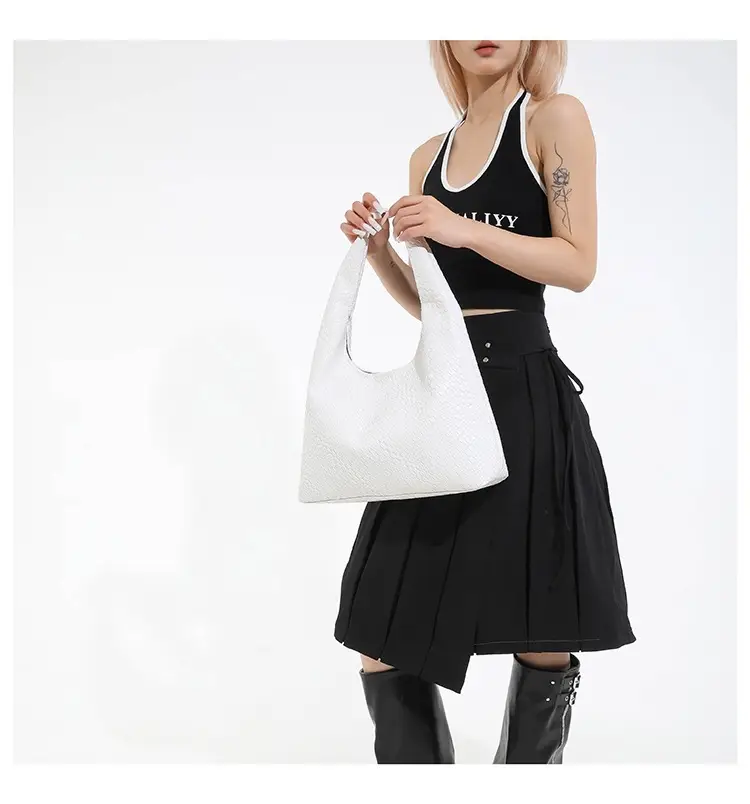 Red Knitted Shoulder Bag for Women 2025 — feature 10