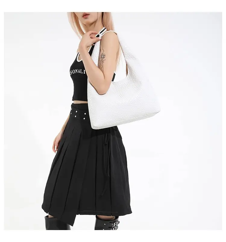 Red Knitted Shoulder Bag for Women 2025 — feature 11
