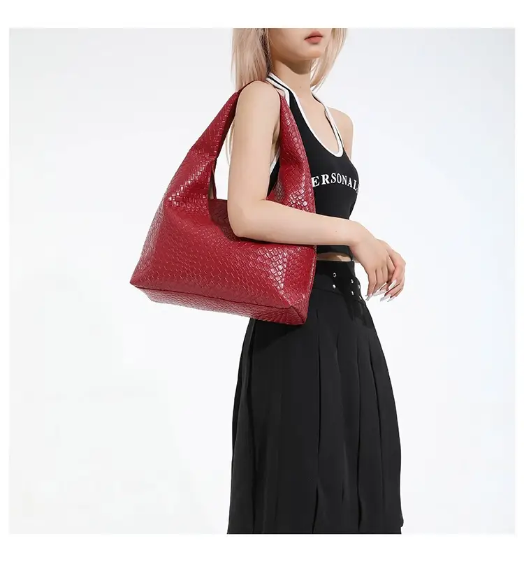 Red Knitted Shoulder Bag for Women 2025 — feature 14