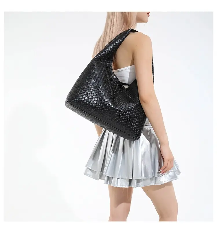 Red Knitted Shoulder Bag for Women 2025 — feature 17
