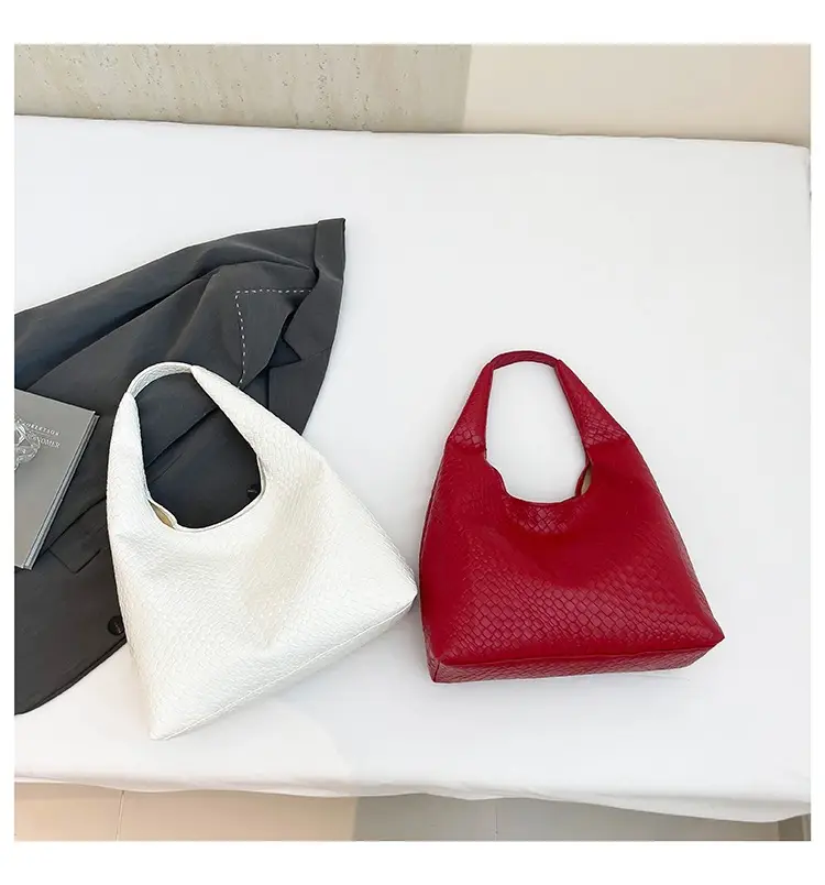 Red Knitted Shoulder Bag for Women 2025 — feature 25